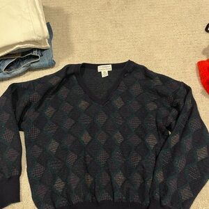 Nordstrom Men's V-Neck Sweater in Black and Blue